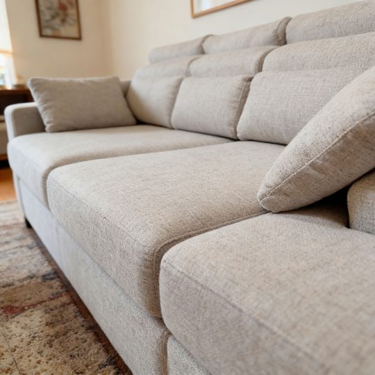 Asiento profundo del sofá Alma con cojín